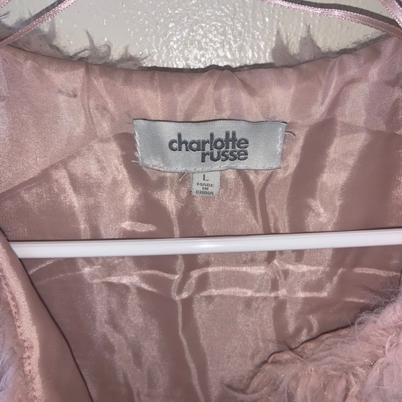 CHARLOTTE RUSSE - FUR VEST - Picture 4 of 4